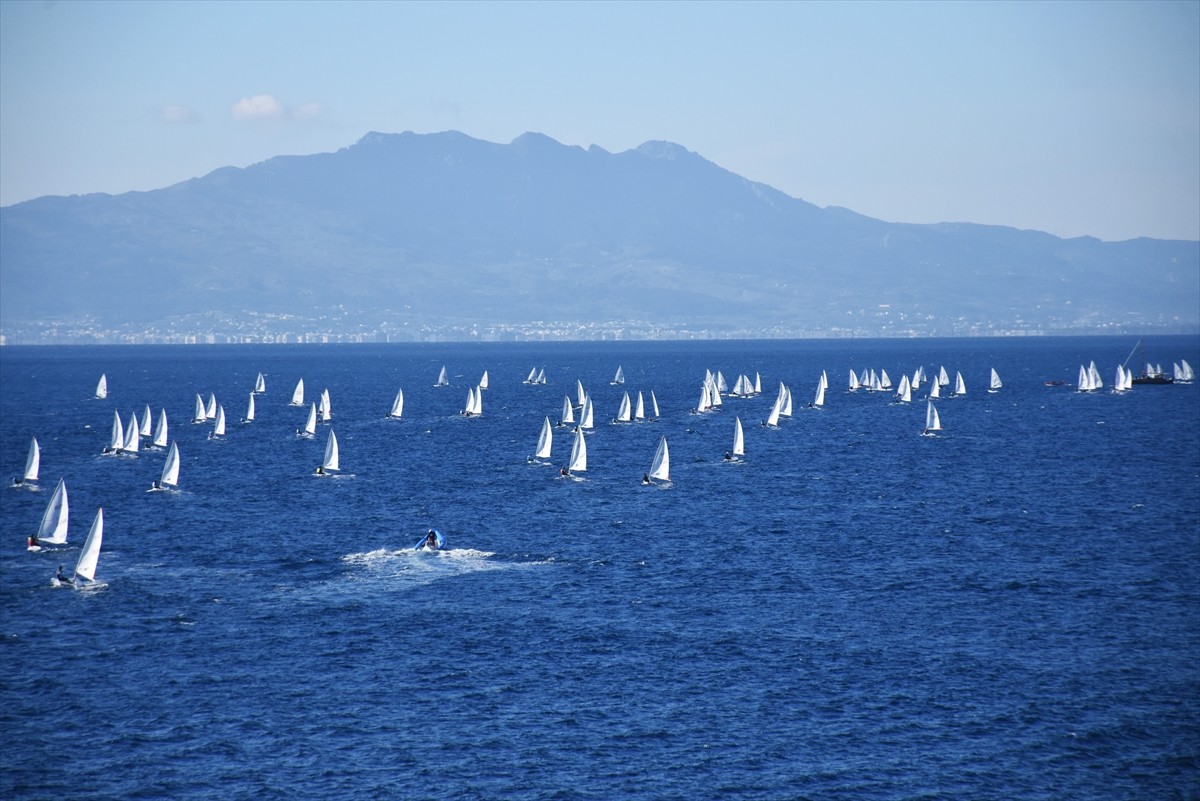 Muğla'nın Bodrum ilçesinde, ILCA sınıfındaki Avrupa Kupası Yelken Yarışları'nın ilk ayak...
