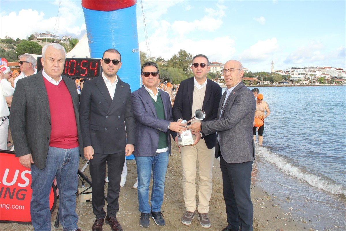 Muğla'nın Datça İlçesinde 19. Açık Deniz Kış Yüzme Ma­ra­to­nu yapıldı. Taş­lık Pla­jı'n­da...