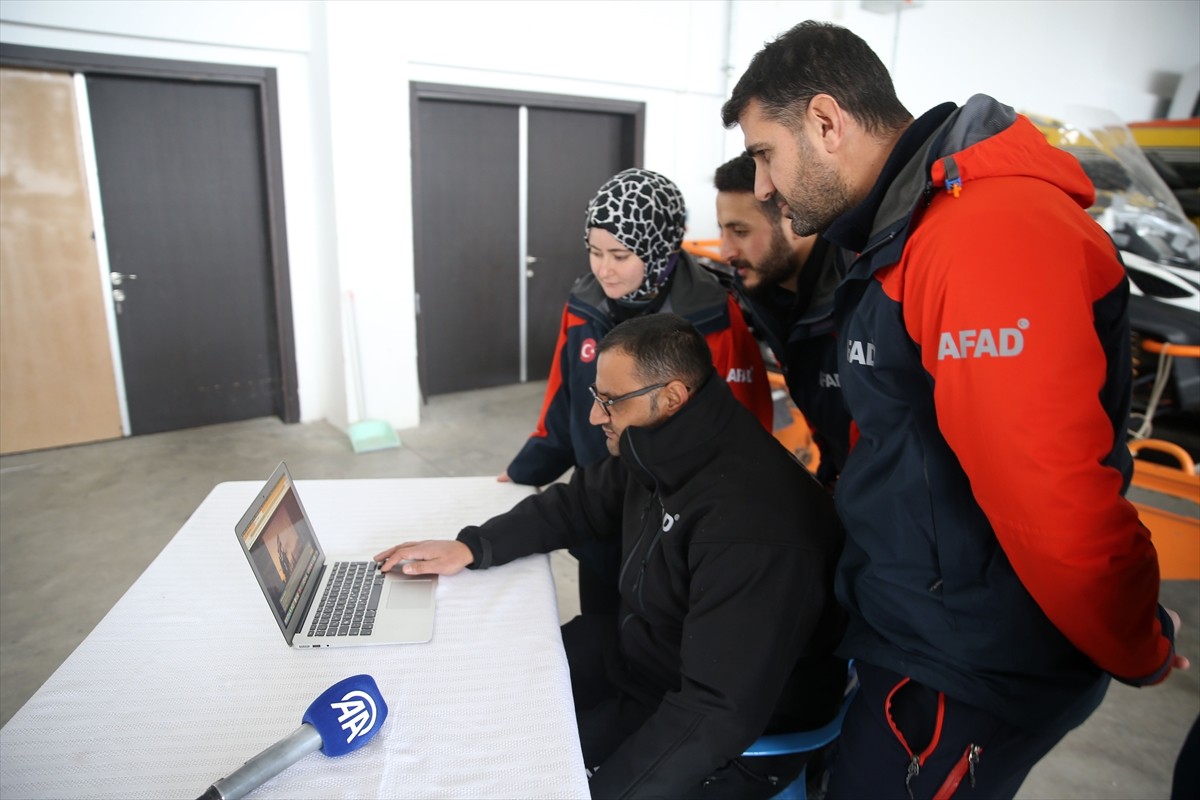 Muş İl Afet ve Acil Durum Müdürlüğü (AFAD) ekipleri, Anadolu Ajansının (AA) gözünden 2024'e damga...