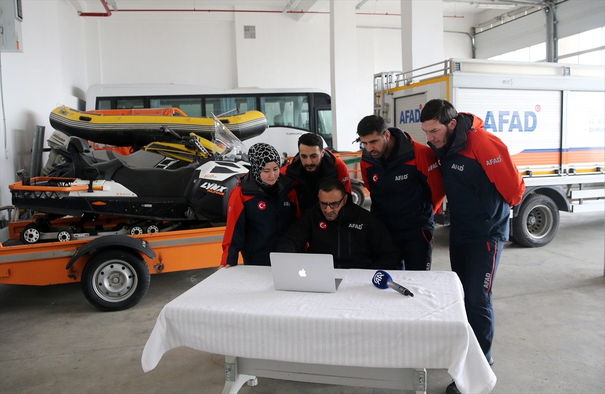 Muş İl Afet ve Acil Durum Müdürlüğü (AFAD) ekipleri, Anadolu Ajansının (AA) gözünden 2024'e damga...
