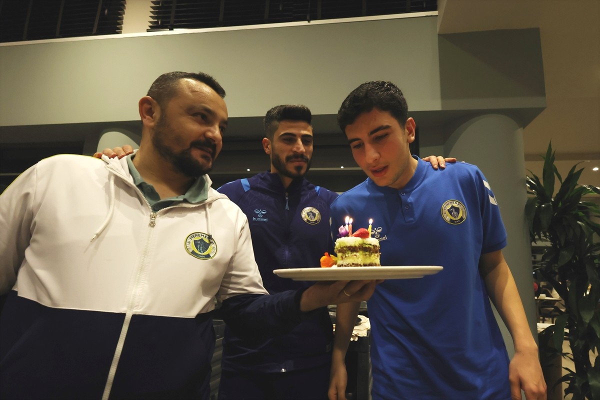 Nesine 2. Lig Kırmızı Grup'ta mücadele eden Menemen FK'ye sezon başında transfer olan şehit Fethi...