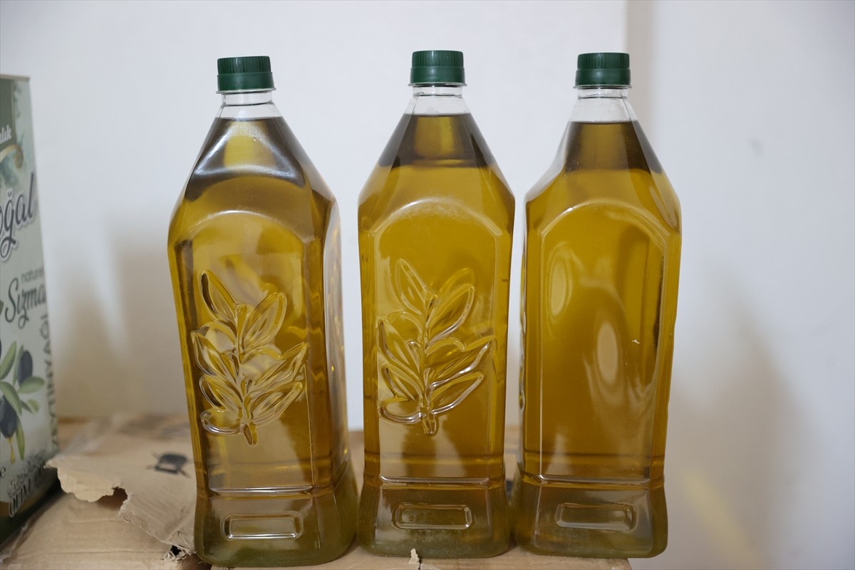 Nevşehir'de düzenlenen sahte zeytinyağı operasyonunda 2 şüpheli gözaltına alındı. Operasyonda...