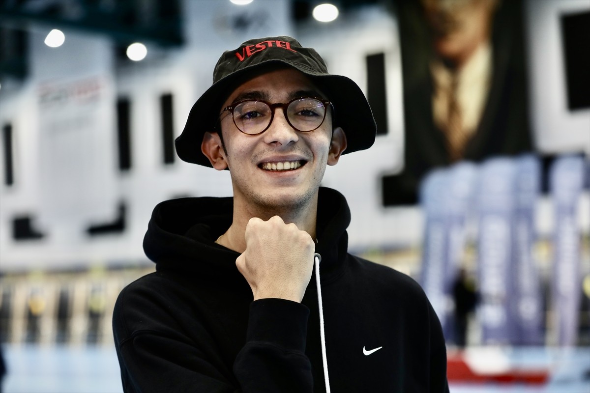 Olimpiyat ve dünya şampiyonu milli okçu Mete Gazoz, AA muhabirine açıklamalarda bulundu.