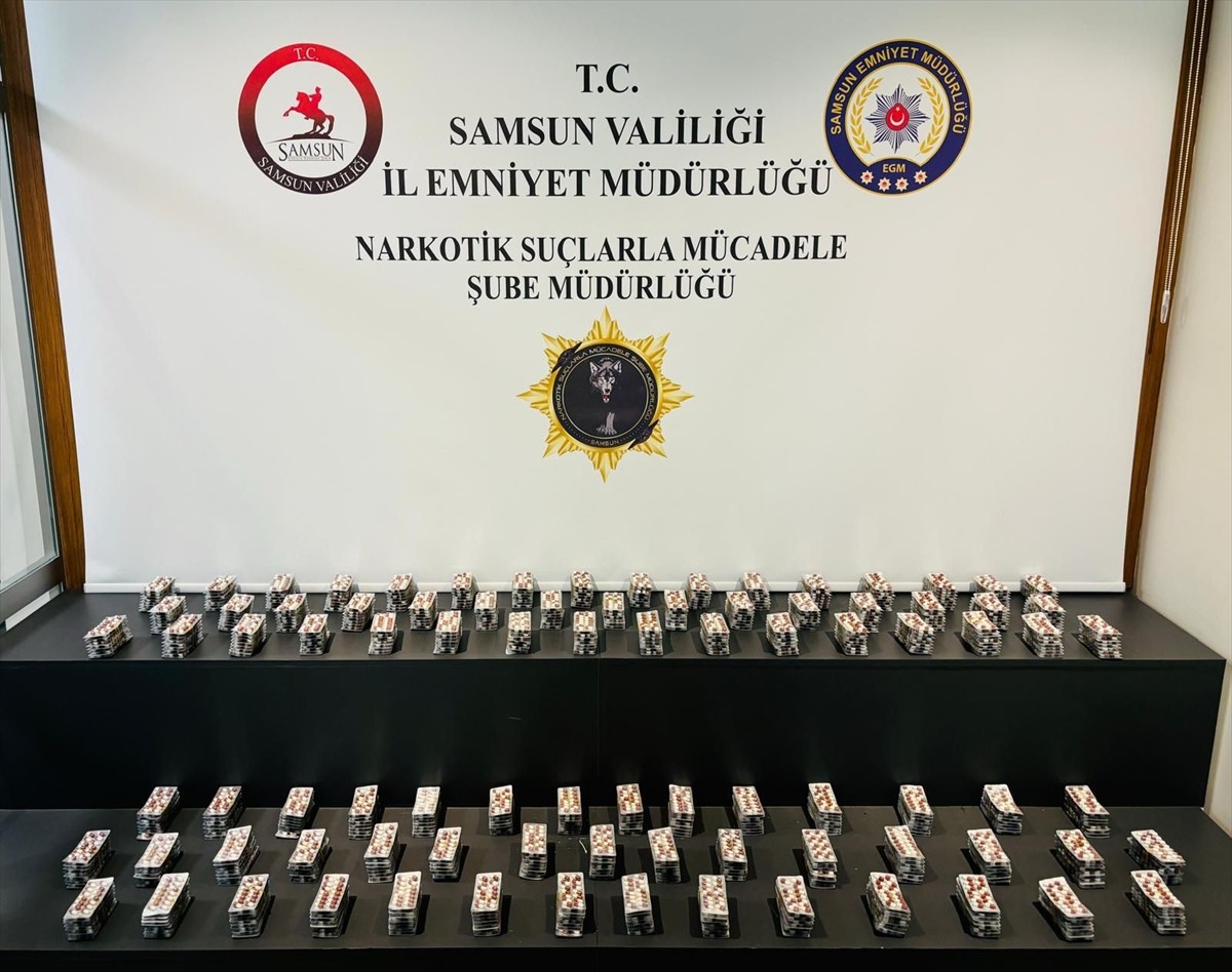 Samsun'da düzenlenen uyuşturucu operasyonunda 7 bin 600 sentetik ecza ele geçirildi, 2 şüpheli...