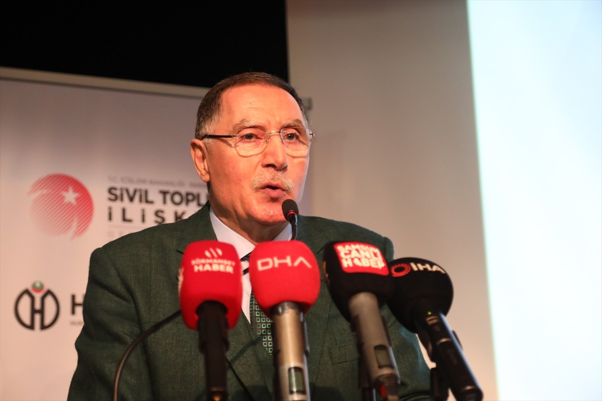 Samsun'da, "Türkiye'nin Sivil Anayasa Yolculuğu Projesi Anayasa Buluşmaları" programı yapıldı....