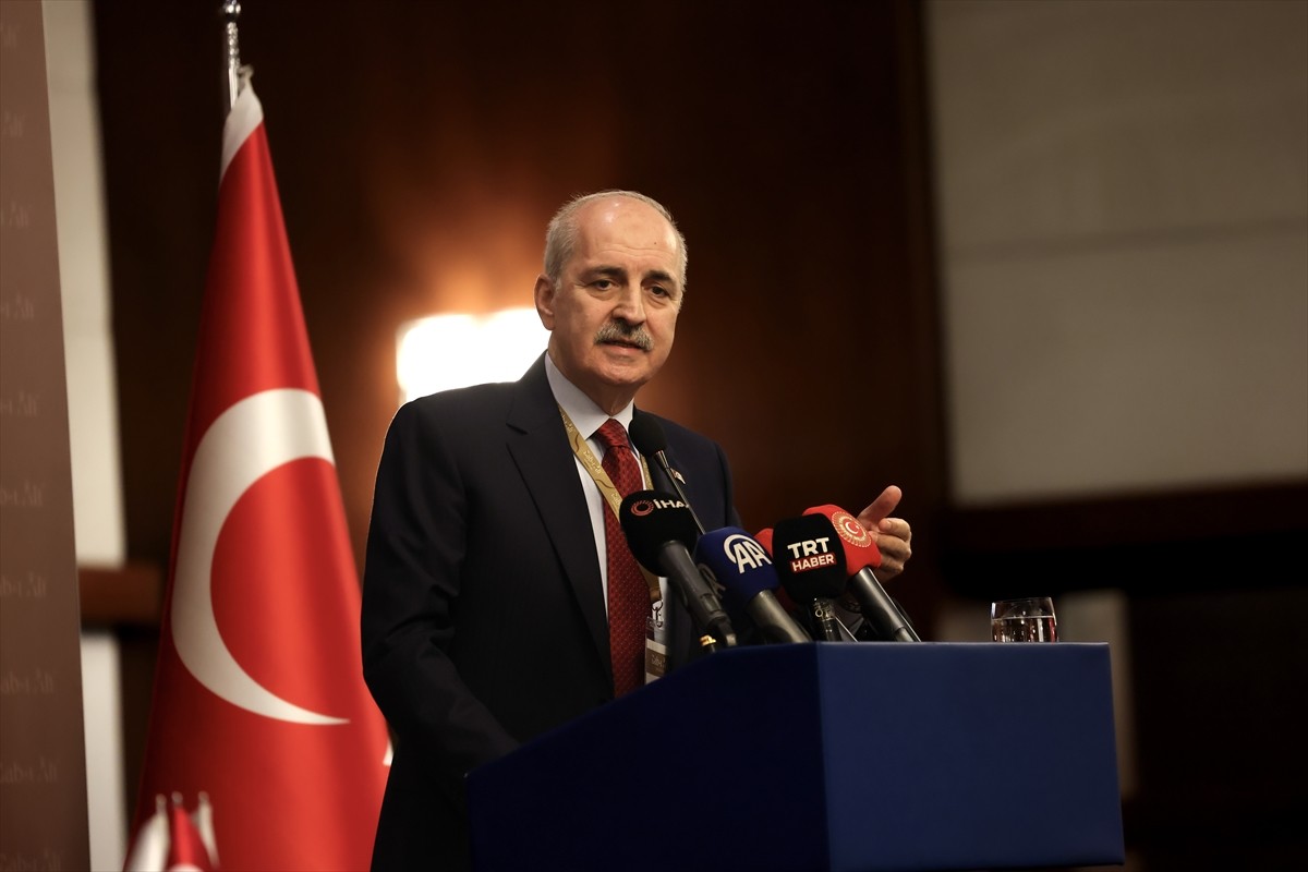 TBMM Başkanı Numan Kurtulmuş, Bab-ı Ali Toplantıları kapsamında İstanbul'da bir otelde düzenlenen...