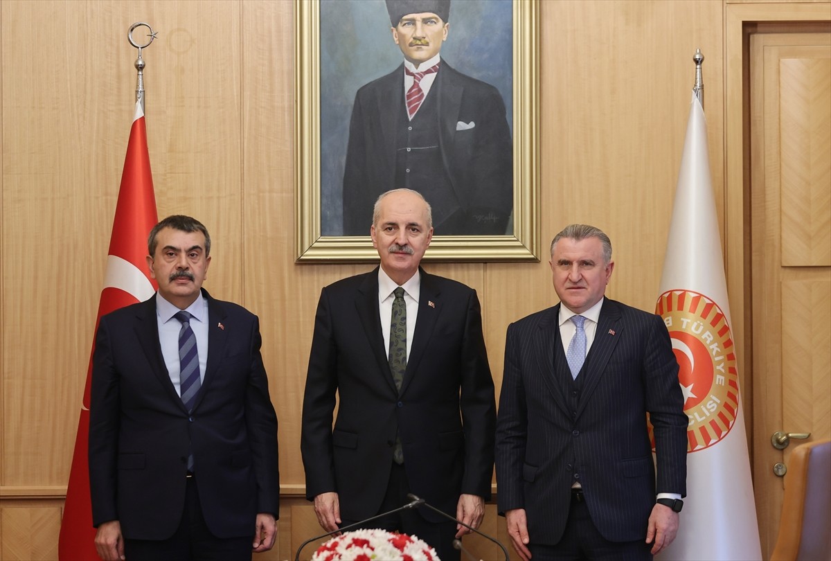 TBMM Başkanı Numan Kurtulmuş ile Gençlik ve Spor Bakanı Osman Aşkın Bak ve Milli Eğitim Bakanı...