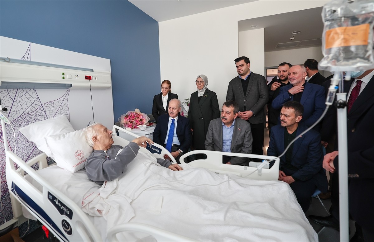 TBMM Başkanı Numan Kurtulmuş ile Milli Eğitim Bakanı Yusuf Tekin, AK Parti Kocaeli İl İstişare...