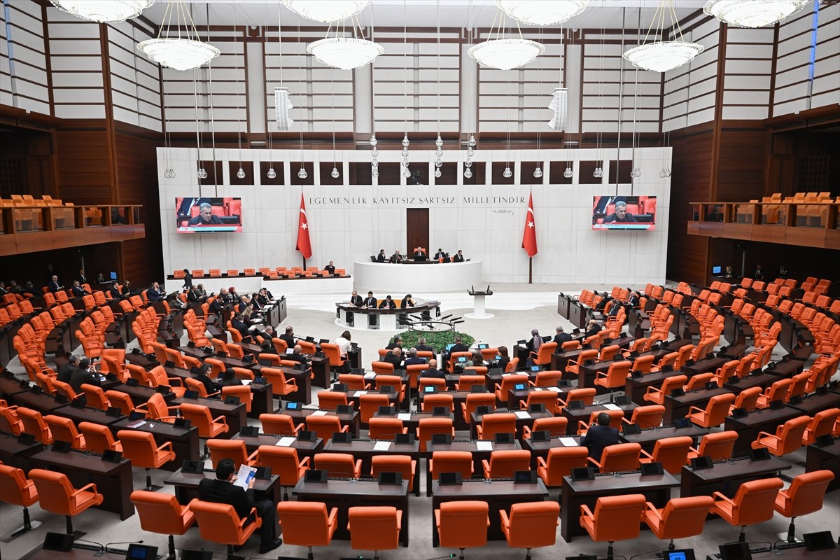 TBMM Genel Kurulu, Meclis Başkanvekili Celal Adan başkanlığında toplandı. 