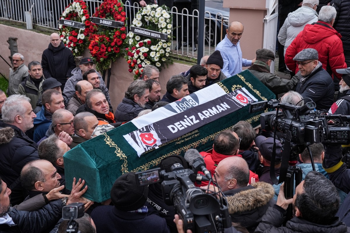 Tedavi gördüğü hastanede hayatını kaybeden gazeteci Deniz Arman için, Beşiktaş'taki Vişnezade...