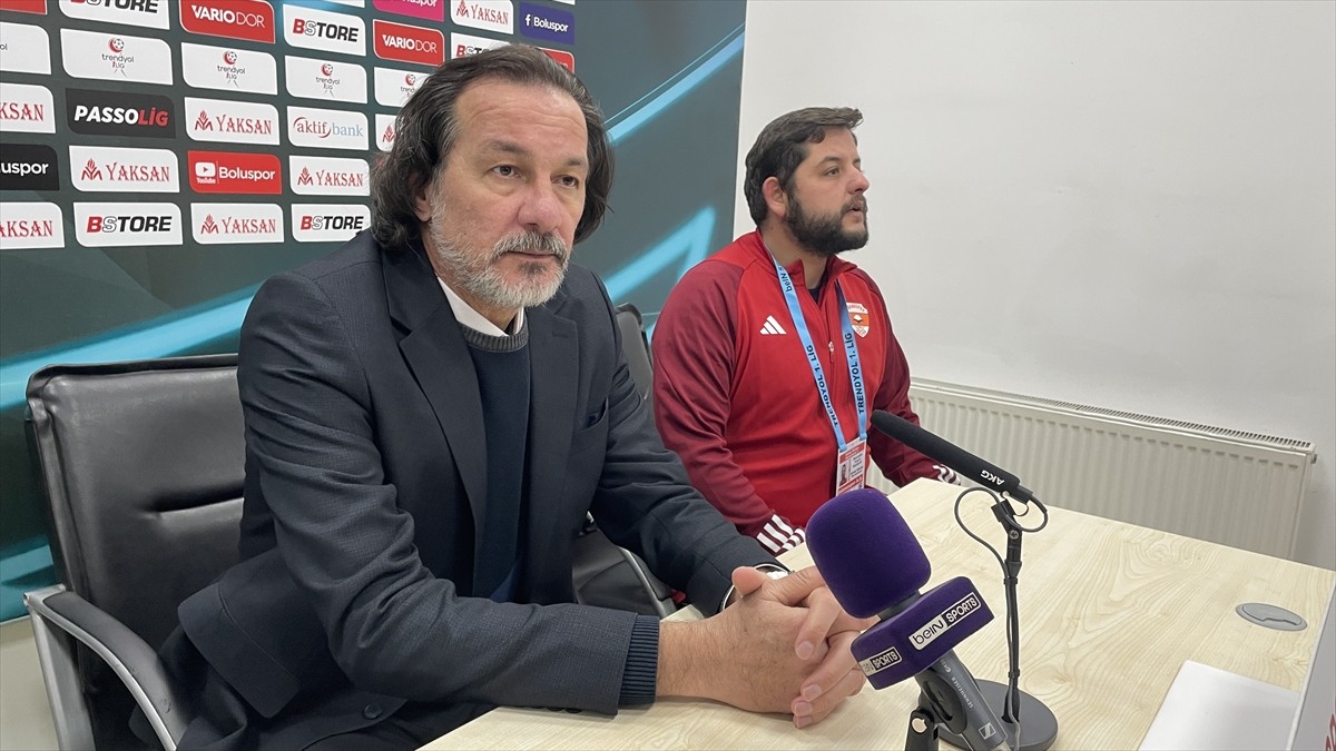 Terndyol 1. Lig'in 19. haftasında Adanaspor A.Ş.'yi 3-1 yenen Boluspor'un teknik direktörü Ufuk...