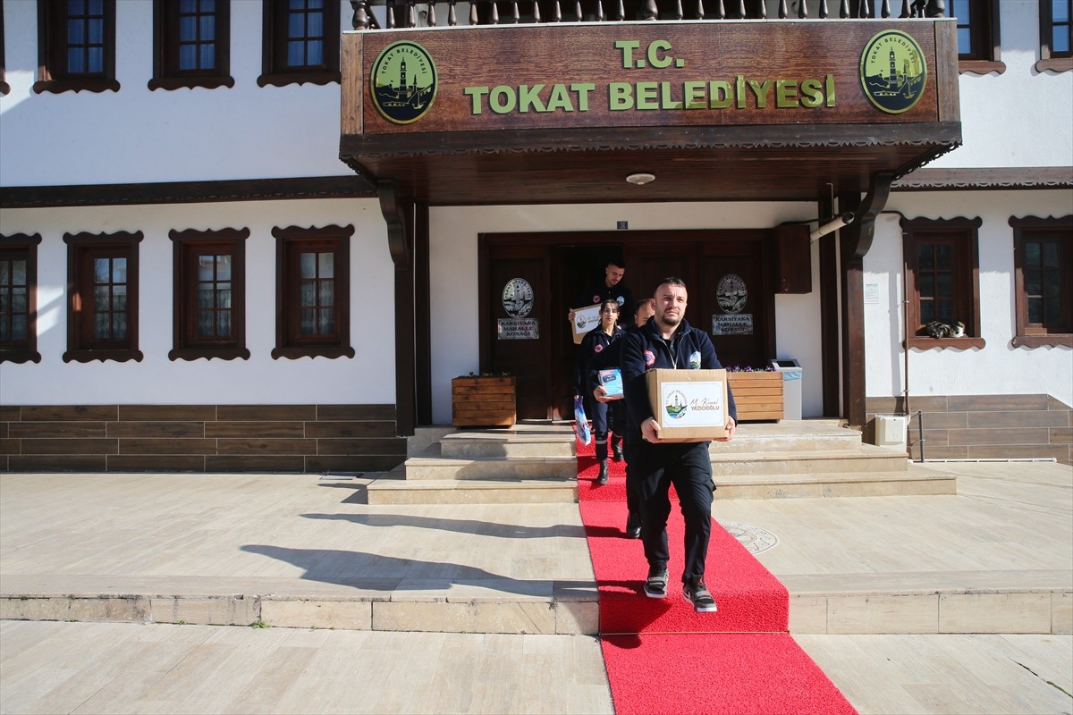 Tokat'ta yaşayan 250 yaşlı ve hastanın kişisel bakımları ile evlerinin temizliği, belediyenin Evde...