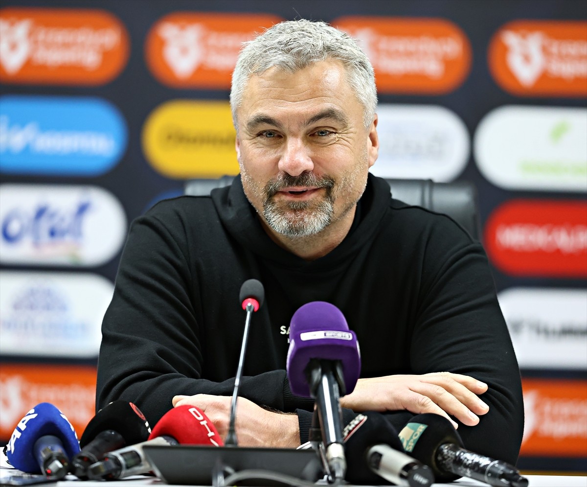 Trendyol Süper Lig'in 18. haftasında sahasında  Trabzonspor'u 2-1 yenen Samsunspor'un teknik...