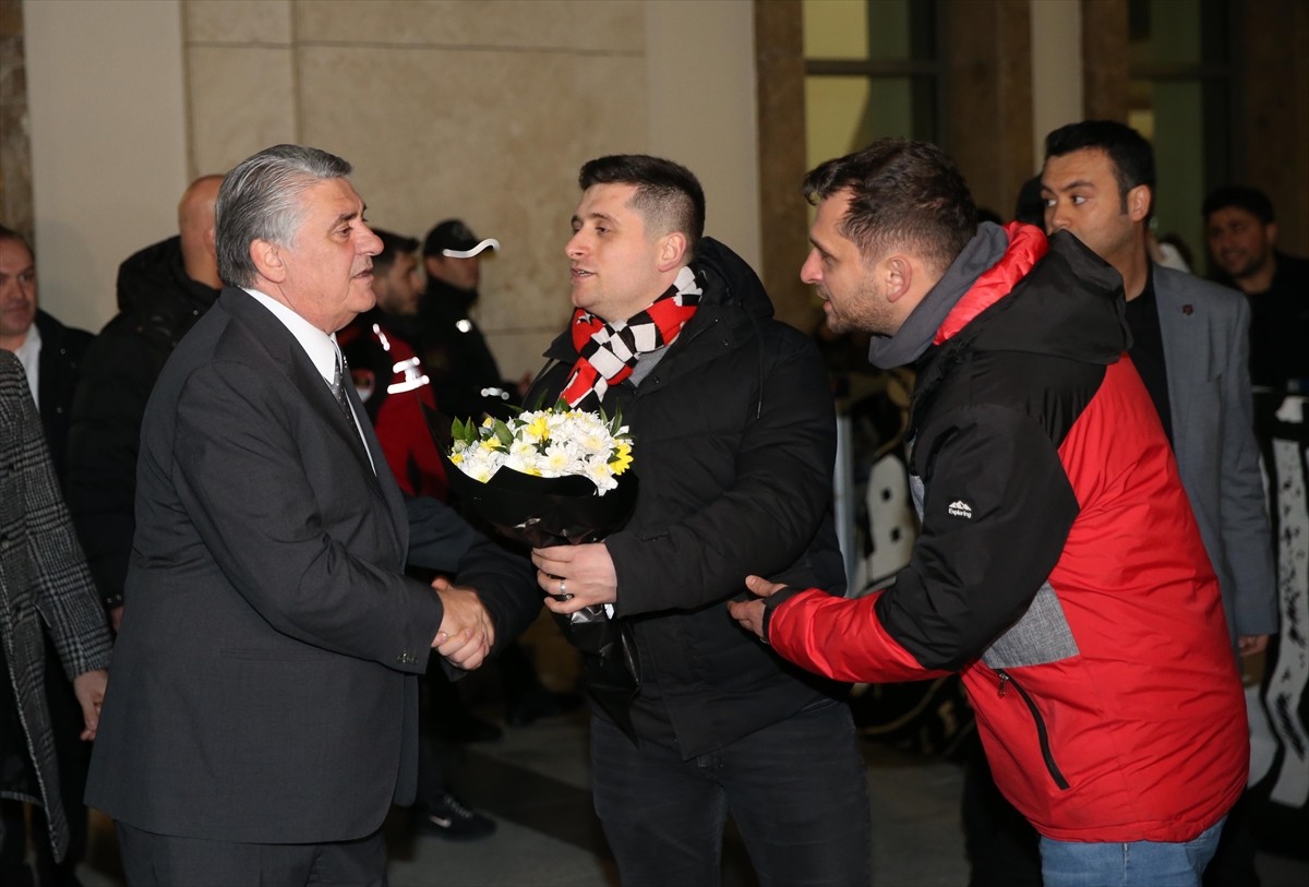 Trendyol Süper Lig'in 18. haftasında yarın Çaykur Rizespor ile karşılaşacak Beşiktaş, Rize'ye...