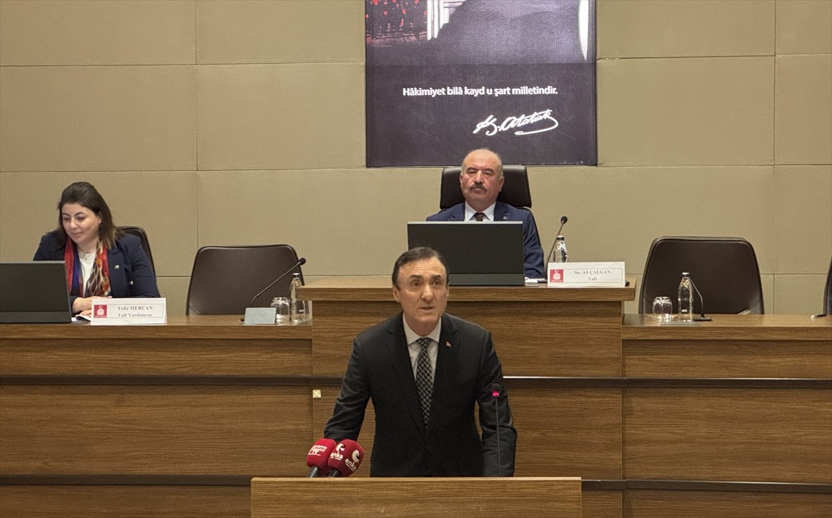 Türk Silahlı Kuvvetlerini Güçlendirme Vakfı Genel Müdür Yardımcısı Erhan Sipahioğlu, Çorum Ticaret...