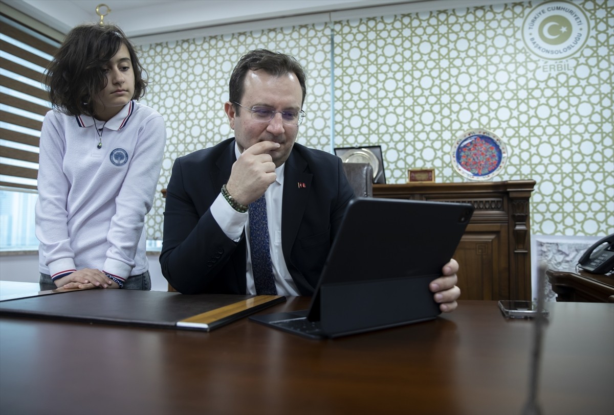 Türkiye'nin Erbil Başkonsolosu Erman Topçu ile kızı Ece Topçu, Anadolu Ajansının (AA) gözünden...