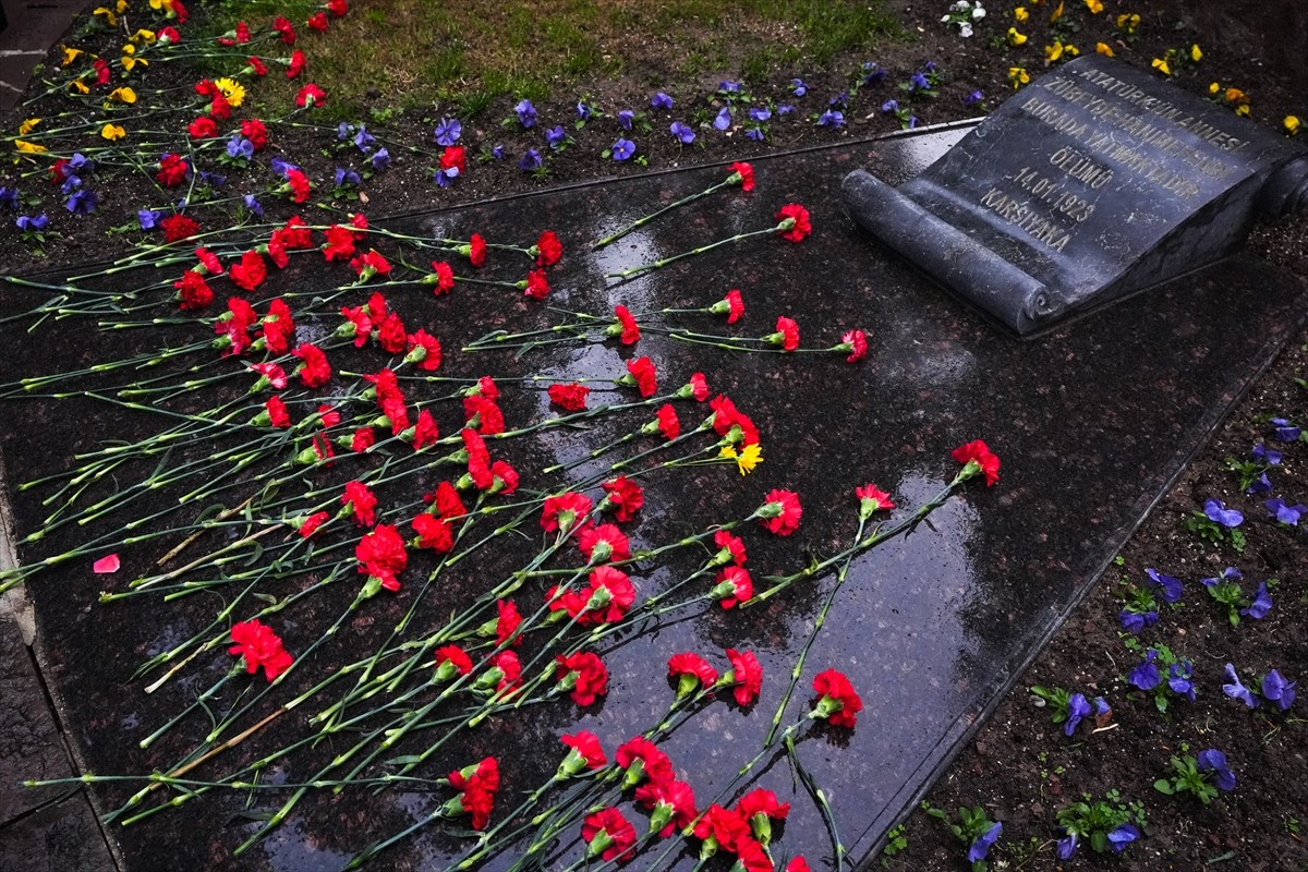 Türkiye Cumhuriyeti'nin kurucusu Büyük Önder Mustafa Kemal Atatürk'ün annesi Zübeyde Hanım...