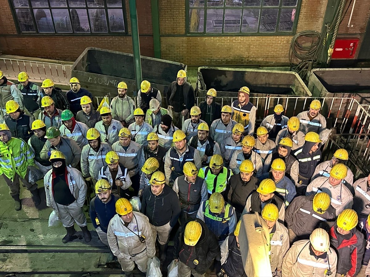 Türkiye Taşkömürü Kurumu (TTK) Kozlu Müessese Müdürlüğüne bağlı maden ocağında 7 Ocak 2013'te...