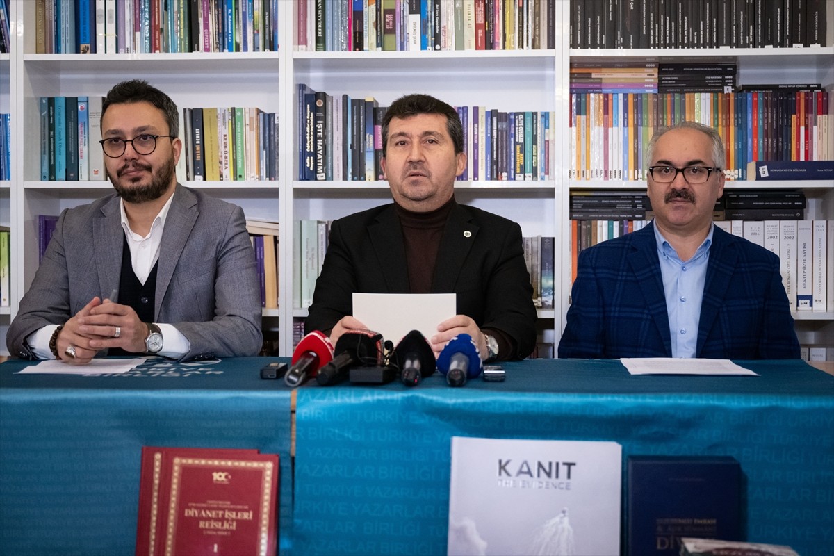 Türkiye Yazarlar Birliği (TYB) "2024 Yılı Yazar, Fikir Adamı ve Sanatçıları Ödülleri"ni kazanan...