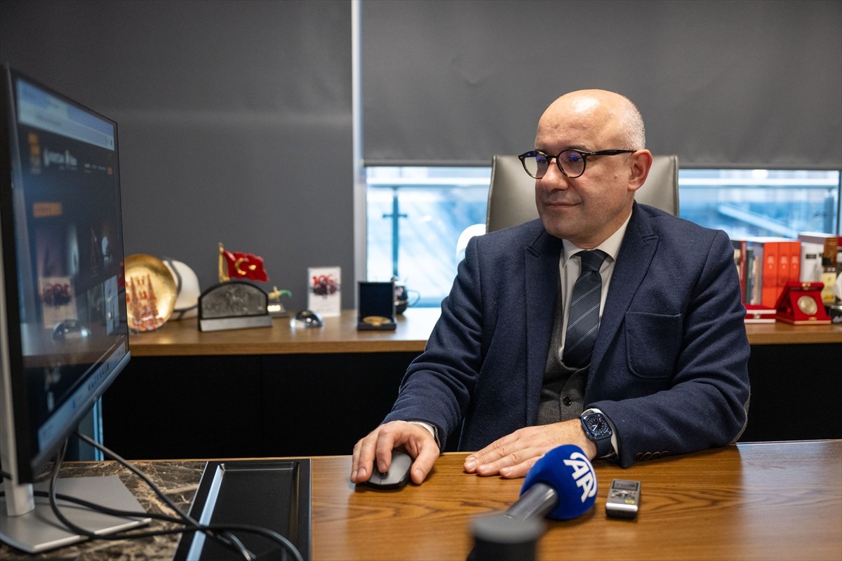  ULAK Haberleşme AŞ Genel Müdürü Ruşen Kömürcü, Anadolu Ajansının (AA) "Yılın Kareleri" oylamasına...