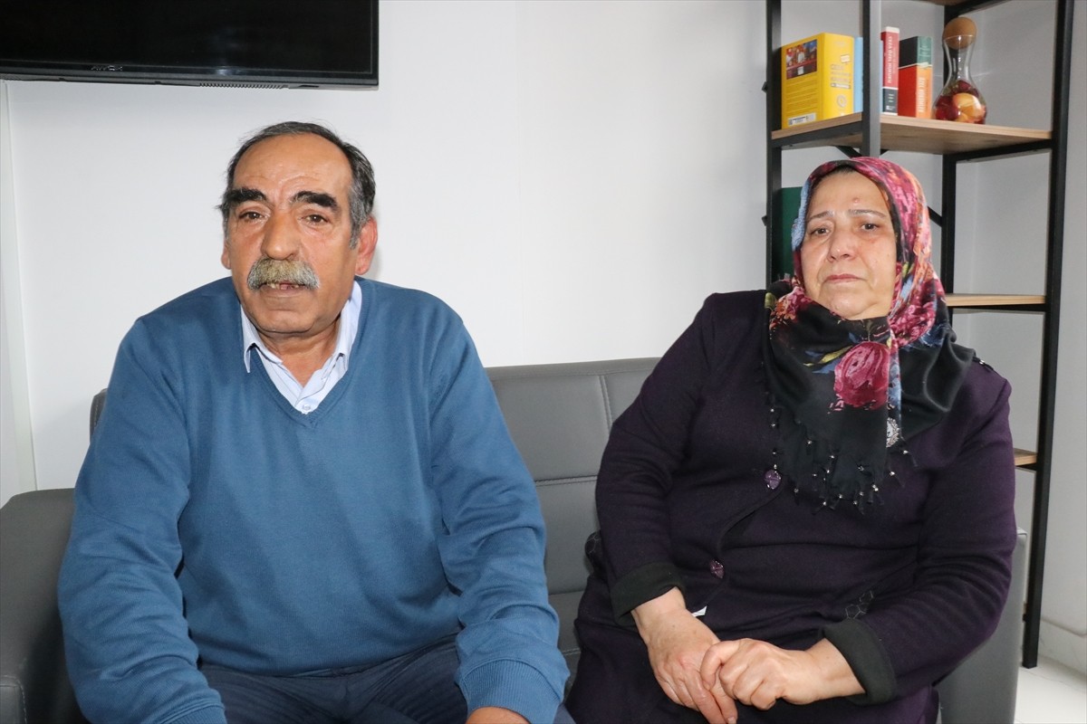 Yalova'nın Termal ilçesinde 7 yıl önce 12 yaşındaki Kerem Karakaya'nın arkadaşının evinin önünde...