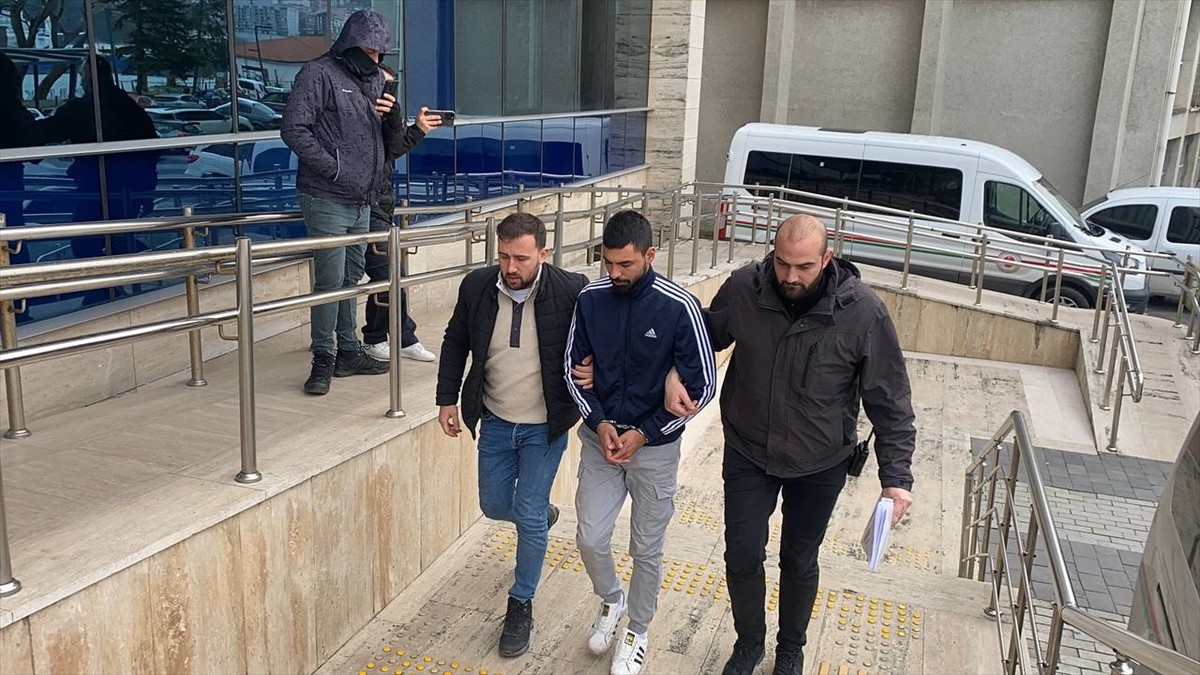 Zonguldak'ta baba ve kızının yaralanmasına neden olan ehliyetsiz ve alkollü sürücü...