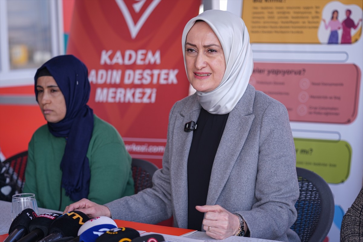 Adıyaman'da, Kadın ve Demokrasi Vakfı (KADEM) Kadın Destek Merkezi'nin (KDM) resmi açılışı...