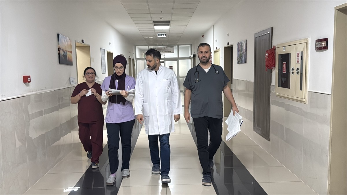 Afyonkarahisar'da sigara kullanımına bağlı akciğer sertleşmesi teşhisi konulan 65 yaşındaki Mehmet...