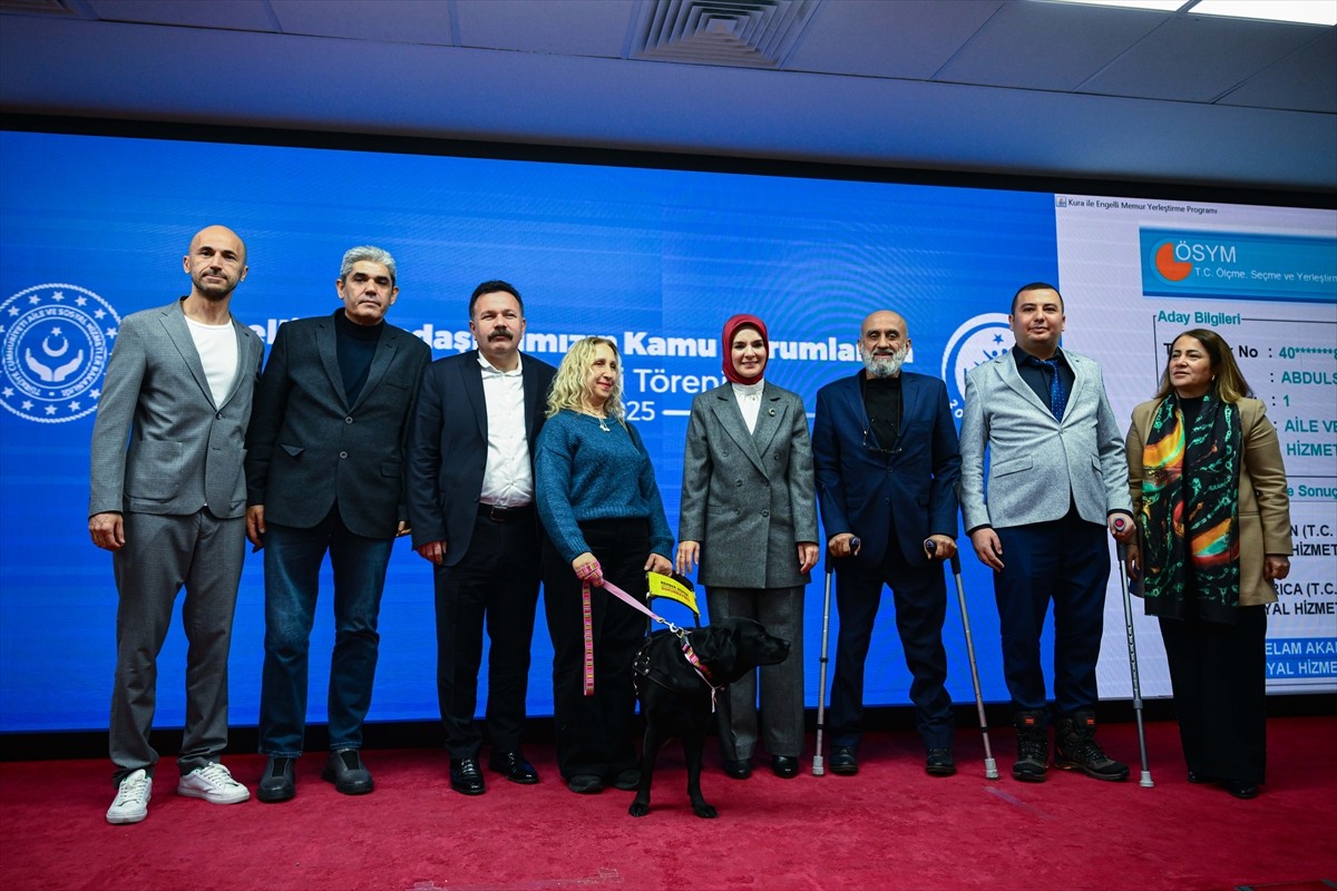 Aile ve Sosyal Hizmetler Bakanı Mahinur Özdemir Göktaş, bakanlıkta düzenlenen "Engelli...