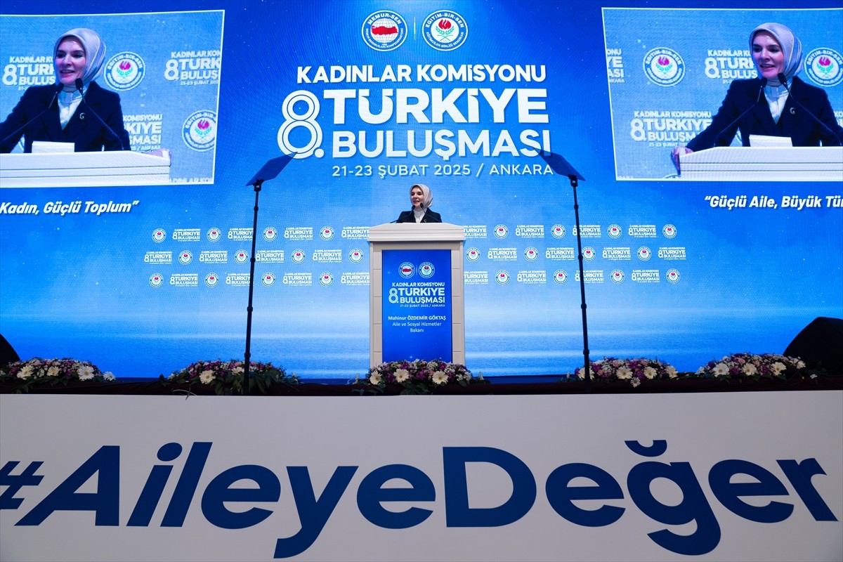 Aile ve Sosyal Hizmetler Bakanı Mahinur Özdemir Göktaş, Kızılcahamam'da bir otelde düzenlenen...