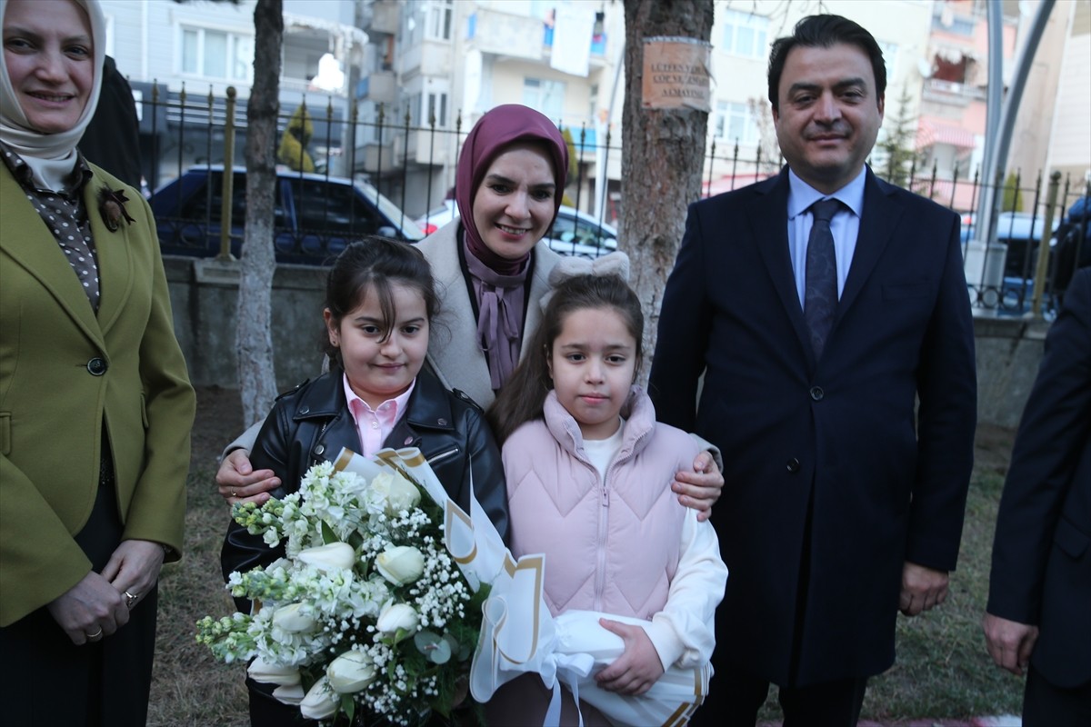Aile ve Sosyal Hizmetler Bakanı Mahinur Özdemir Göktaş, Tokat'taki ziyaretleri kapsamında Valiliği...