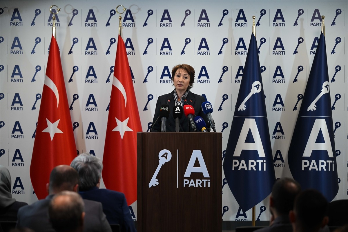 Anahtar Parti Genel Başkan Yardımcısı Emine Küçükali, partisinin genel merkezinde düzenlediği...
