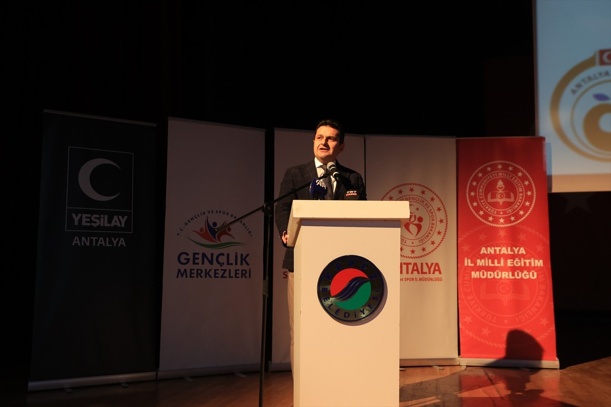 Antalya'da "Olumlu Dijital Alışkanlık Kazanımı (ODAK) Projesi"nin tanıtımı Kepez Erdem Beyazıt...