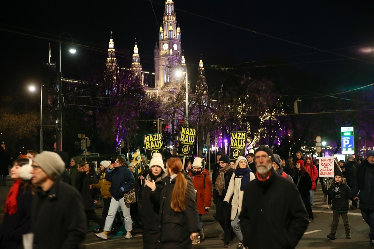 Avusturya’nın başkenti Viyana’da yaklaşık bir aydır süren ikinci koalisyon görüşmeleri sonucunda...
