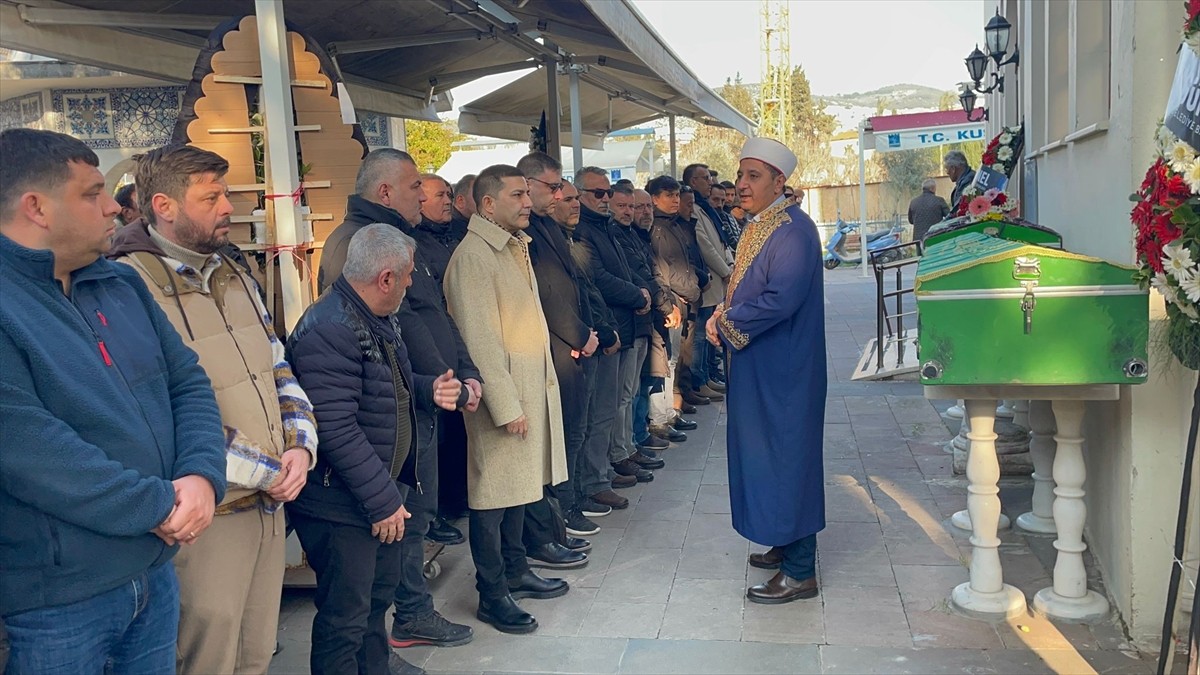 Aydın'ın Kuşadası ilçesinde tedavi gördüğü özel bir hastanede taburcu edilirken ölen 94 yaşındaki...