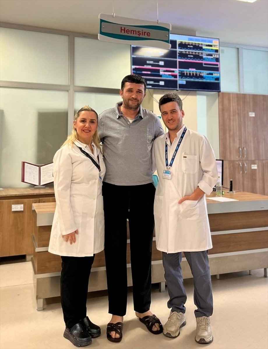 Azerbaycanlı tır şoförü, Kastamonu'nun Tosya ilçesinden geçtiği sırada rahatsızlanınca hastaneye...