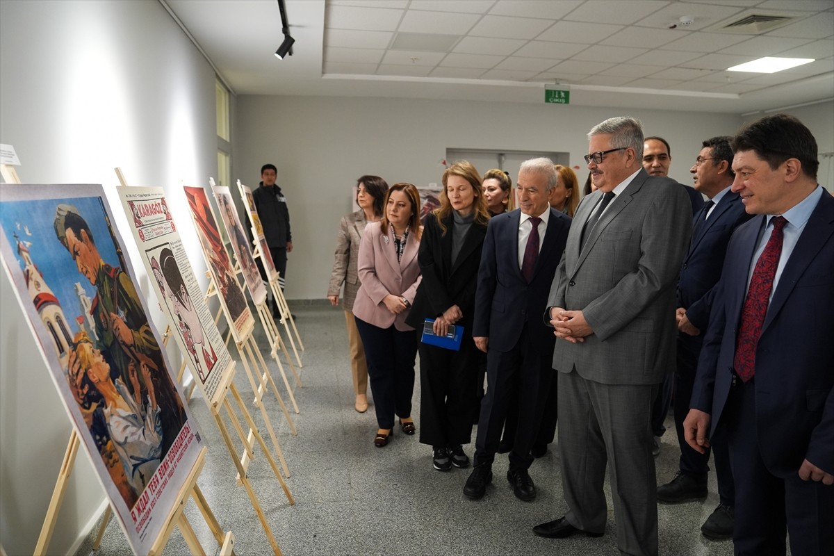 Başkentte "2. Dünya Savaşı’nda Türk-Rus İlişkileri Uluslararası Sempozyumu ve Sergisi" düzenlendi....