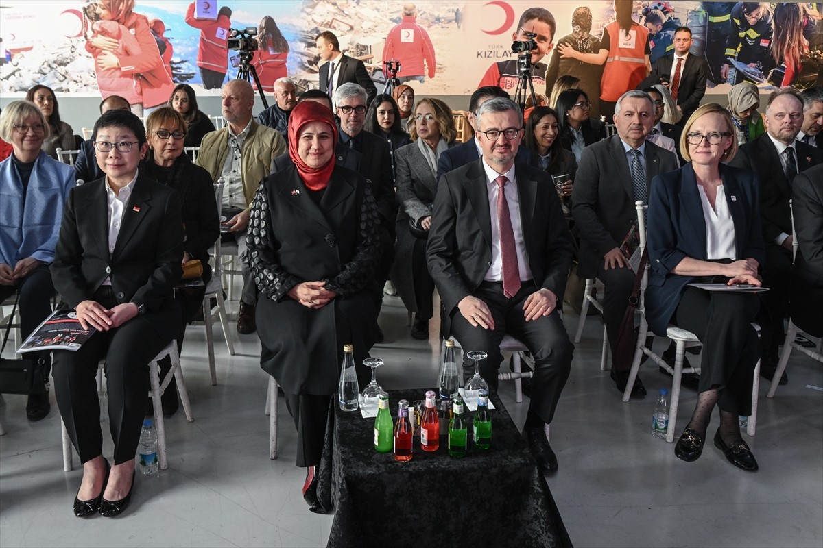 Başkentte Türk Kızılay, Uluslararası Kızılhaç Kızılay Dernekleri Federasyonu (IFRC) ve Singapur'un...