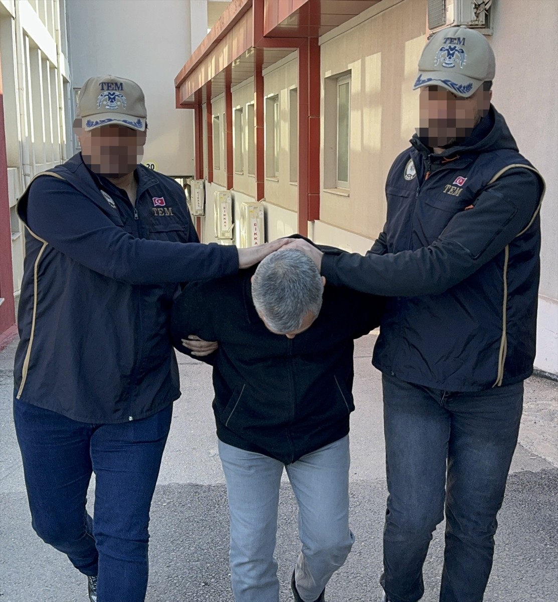 Batman’da hakkında 7,5 yıl kesinleşmiş hapis cezası olduğu için aranan FETÖ hükümlüsü Adana'da...