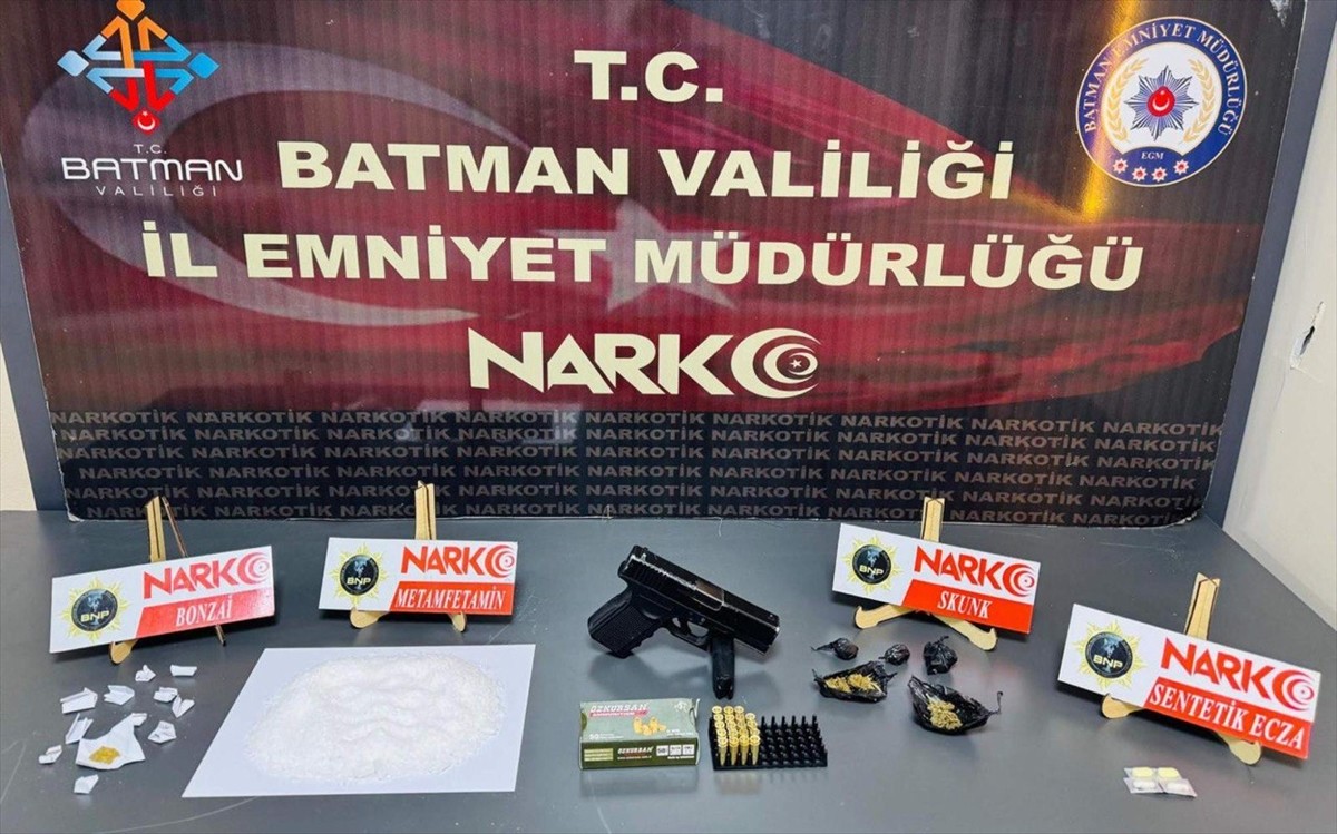 Batman ve Antalya'da düzenlenen uyuşturucu operasyonunda gözaltına alınan 6 zanlı tutuklandı....