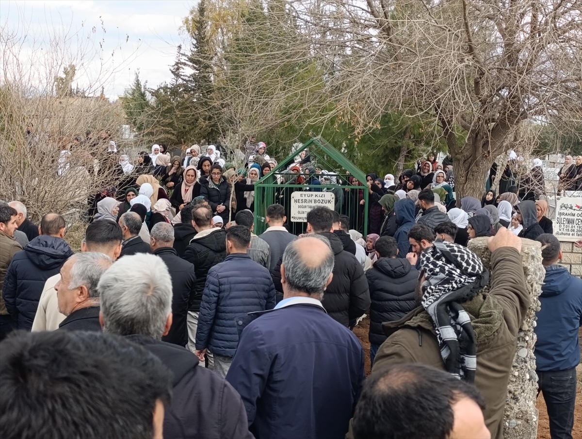 Bingöl'de yolcu otobüsünün şarampole devrildiği kazada hayatını kaybeden Gümüşhane Üniversitesi...