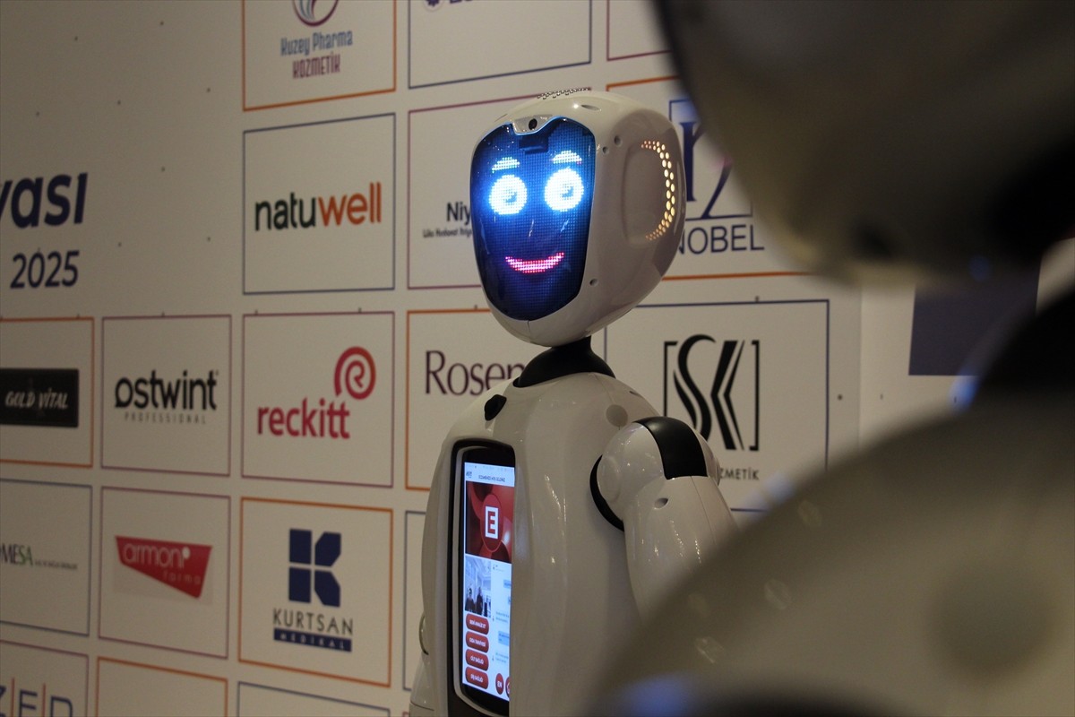 Bu yıl 12'ncisi düzenlenen Eczacımın Dijital Dünyası Fuarı, yerli ve yabancı sektör temsilcilerini...