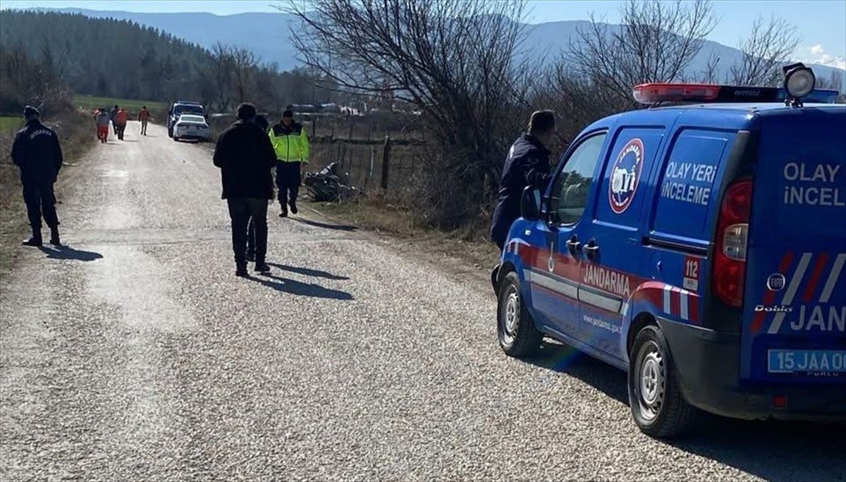 Burdur'un Gölhisar ilçesinde traktörden düşüp ölen kişiyi motosiklet kazasında öldü gibi...