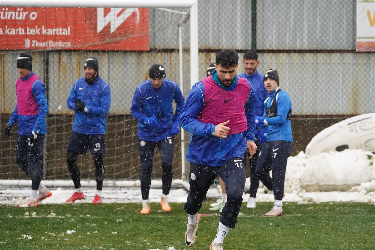 Çaykur Rizespor, Trendyol Süper Lig'in 25. haftasında deplasmanda Reeder Samsunspor ile yapacağı...