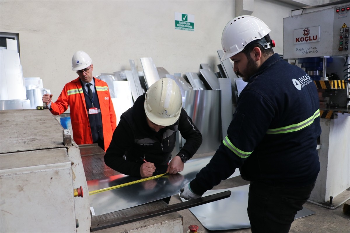 Çevre, Şehircilik ve İklim Değişikliği Bakanlığınca, Hatay'ın İskenderun ve Payas ilçelerinde...