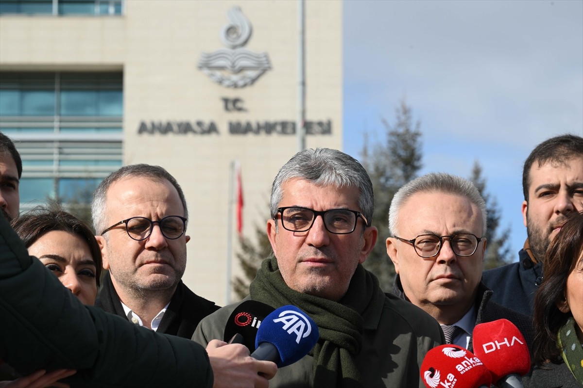 CHP, 7534 sayılı Köy Kanunu ile Bazı Kanunlarda Değişiklik Yapılmasına Dair Kanun'da yer alan bazı...