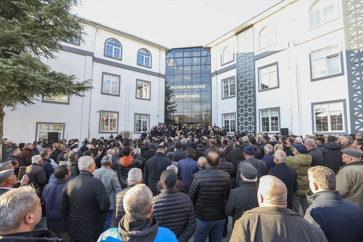 CHP Genel Başkanı Özgür Özel, "asrın felaketi" olarak nitelendirilen 6 Şubat 2023’teki...