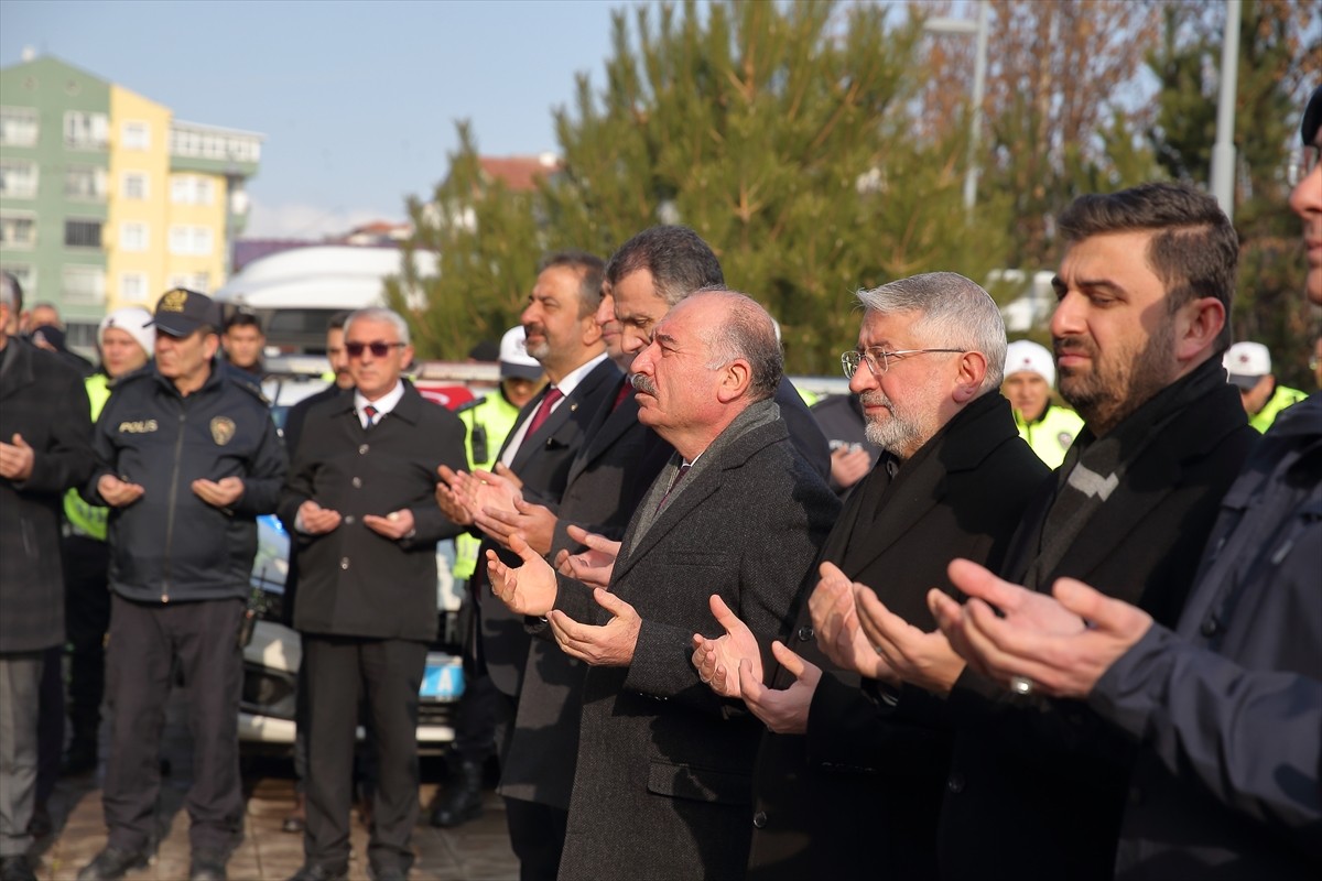 Çorum'da 5'i vatandaşların bağışlarıyla, 16'sı Emniyet Genel Müdürlüğünce temin edilen 21 yeni...