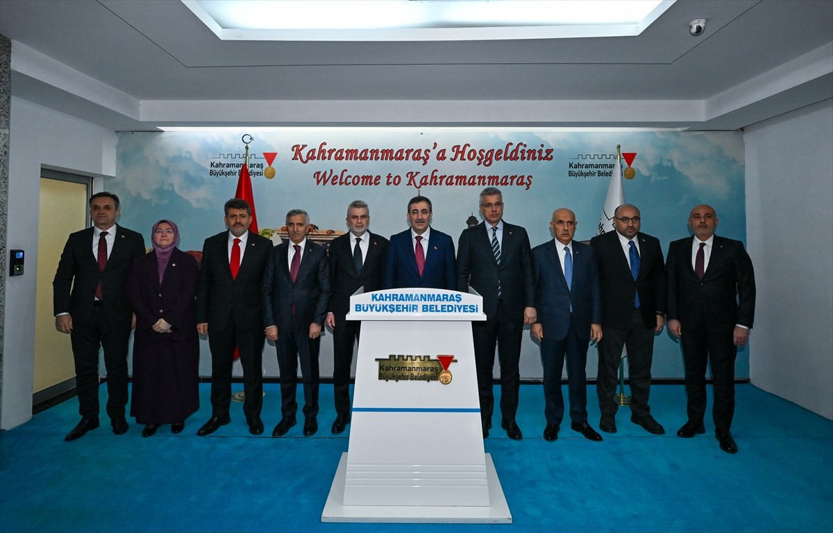 Cumhurbaşkanı Yardımcısı Cevdet Yılmaz, Kahramanmaraş'ta Büyükşehir Belediyesi ve AK Parti İl...