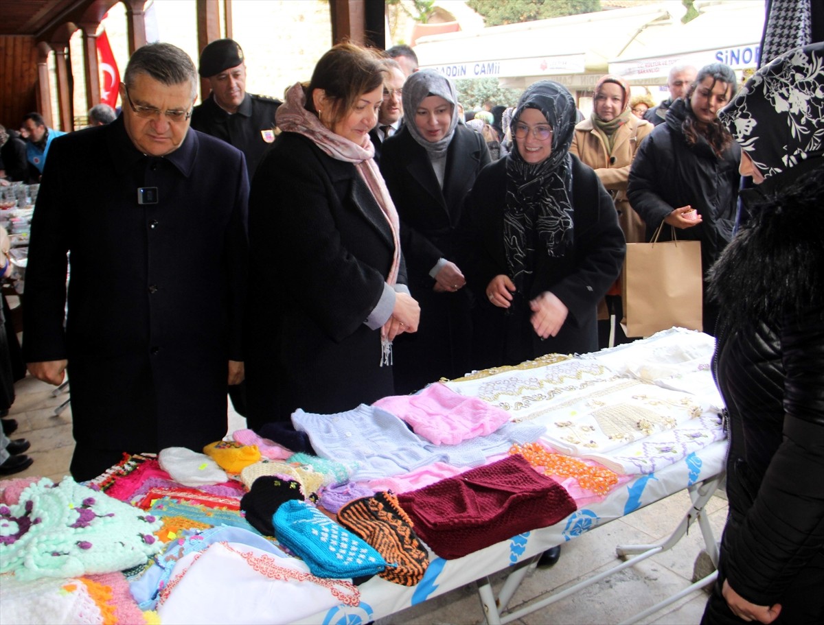 Diyanet İşleri Başkanlığı ve Türkiye Diyanet Vakfınca uygulamaya konulan "Bir Tuğla da Senden...